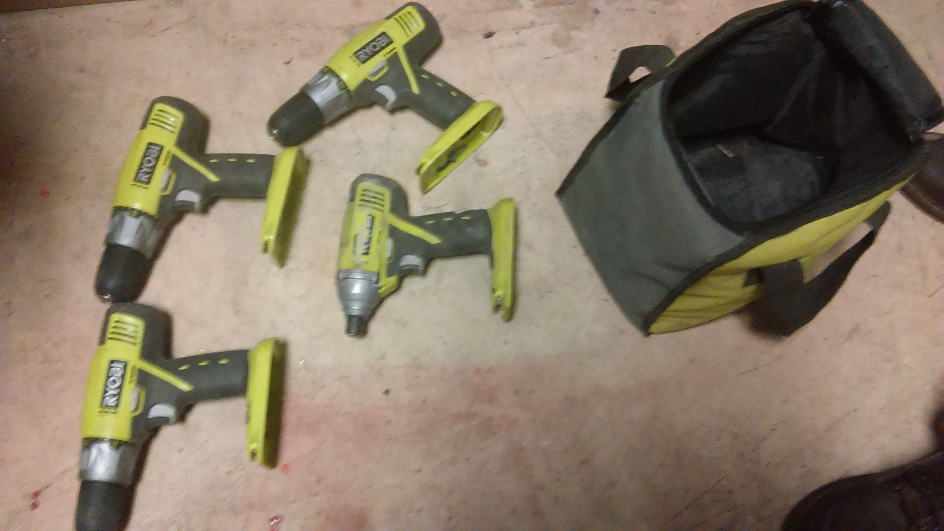 RYOBI IMPACT AND 3 DRIVERS, ONE CASE, NO BATTERIES, NO CHARGERS