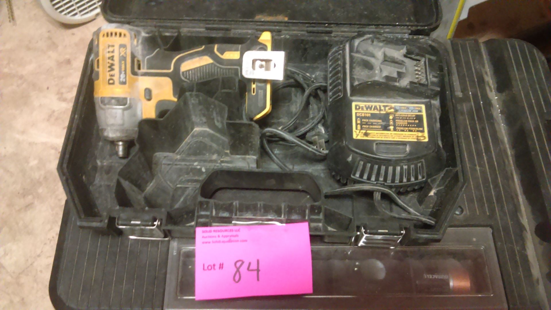 LOT OF DEWALT IMPACT DRIVER WITH CHARGER BUT NO BATTERY, WITH CASE