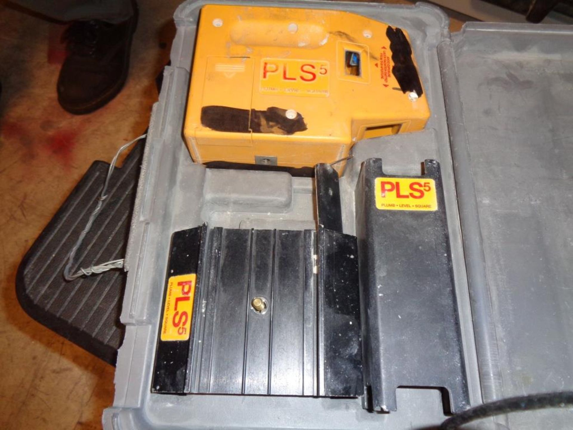 PLS5 LASER LEVEL WITH CASE