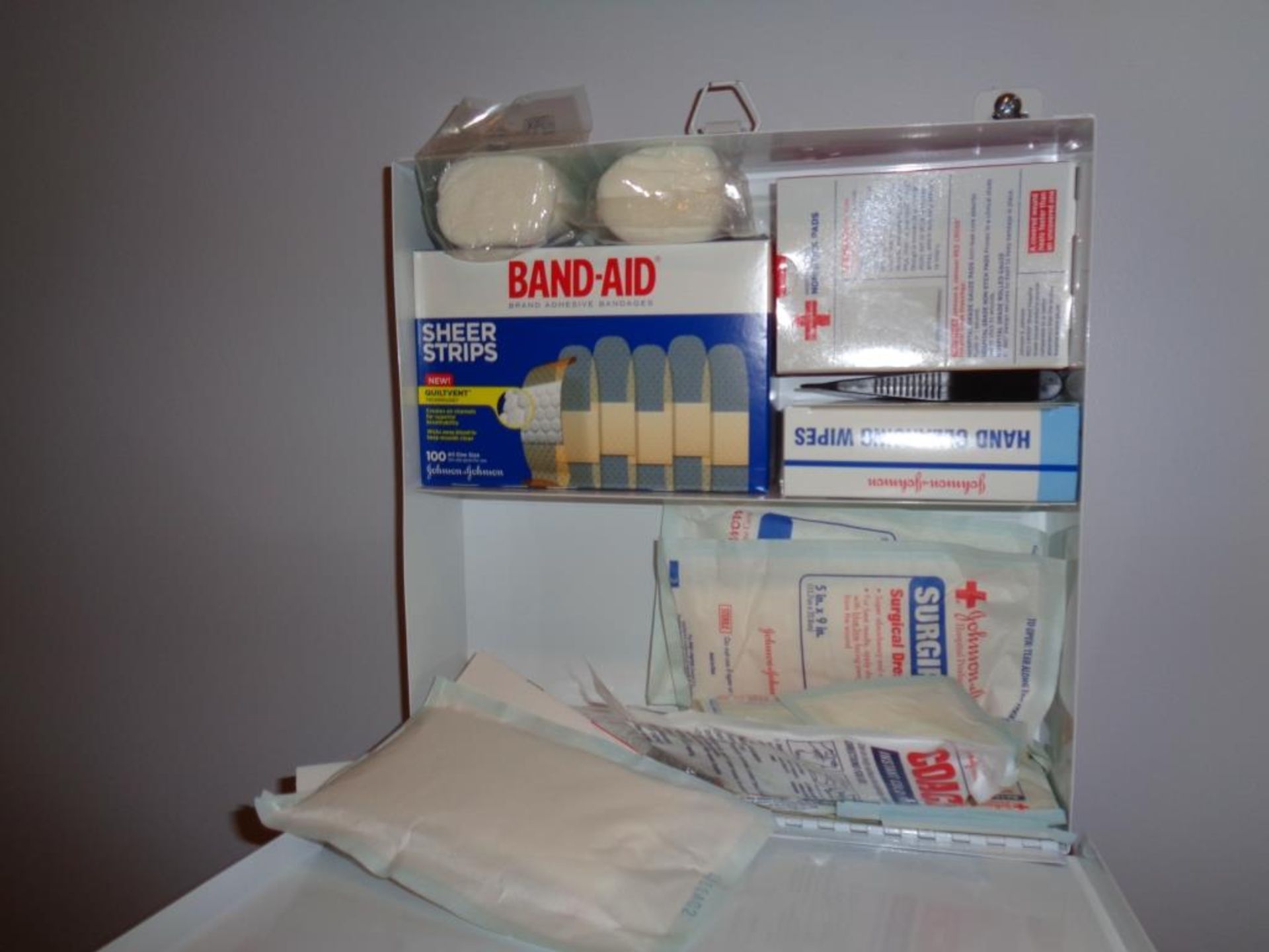 WALL MOUNTED FIRST AID KIT IN FIRST FLOOR KITCHEN - Image 2 of 2