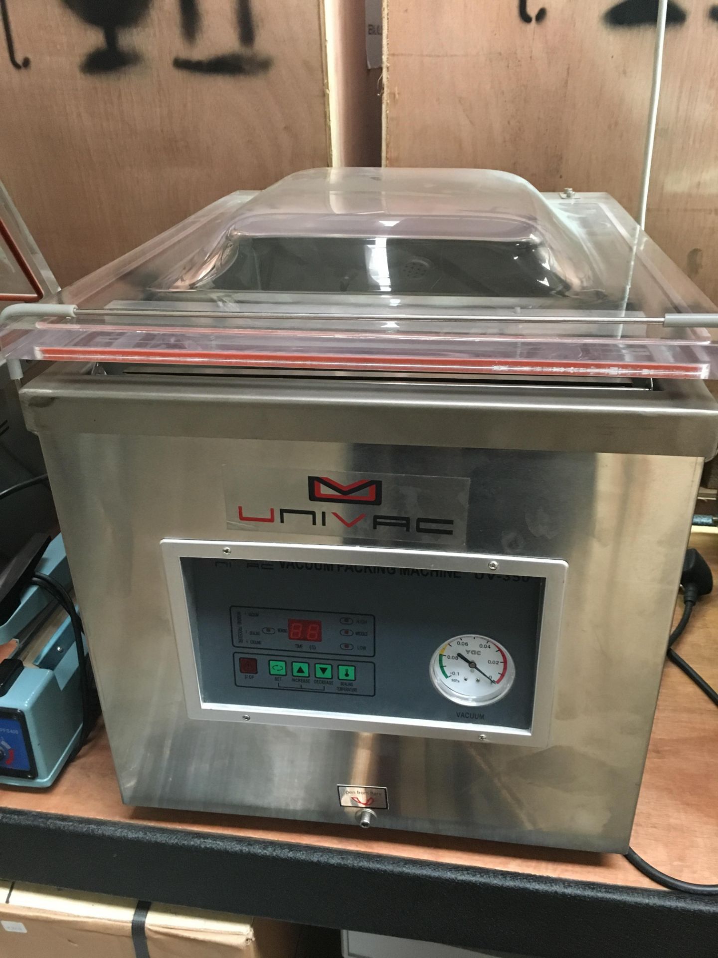 Univac UV350 Table Top Vacuum Packing Machine