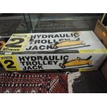 A Hydraulic trolly jack as new from Halfords