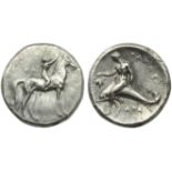 Apulia, Tarentum, Nomos, c. 302-280 BC; AR (g 7,70; mm 22; h 10); Horseman advancing l., crowning