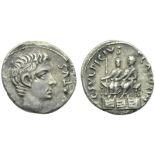 Augustus (27 BC - AD 14), Denarius, Rome, 13 BC; AR (g 2,89 ; mm 18; h 9); CAESAR - AVGVSTVS, bare
