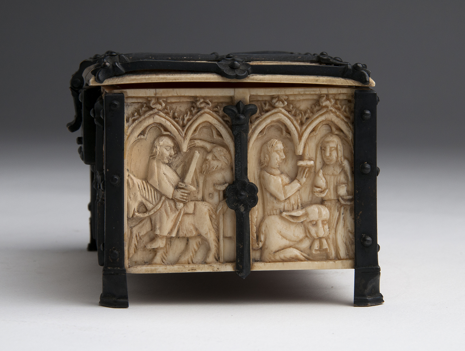 Casket with carved ivory panels depicting scenes from the Holy Scriptures - France, late 19th early; - Image 7 of 9