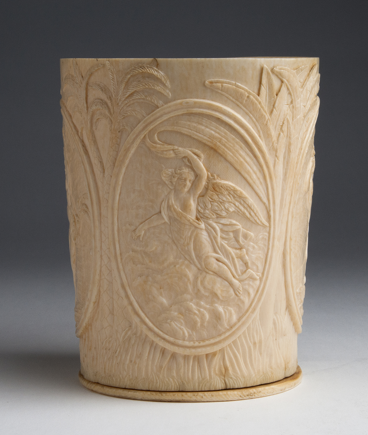 "The Four Seasons". A carved ivory vase - Colonial India, late 19th; ; 14.5 cm, 5 45/64 in high, - Image 3 of 4