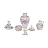 A COLLECTION OF MEISSEN INDIAN PATTERN PORCELAIN ITEMS, comprising an ovoid vase and cover; a