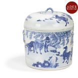 VIETNAM, Hue - XVIIIe/XIXe siècle Pot rond couvert en porcelaine décorée en bleu sous couverte de