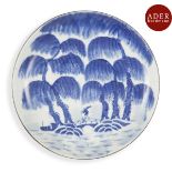 VIETNAM, Hue - XVIIIe/XIXe siècle Coupe en porcelaine décorée en bleu sous couverte de personnage