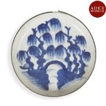 VIETNAM, Hue - Début XIXe siècle Coupe en porcelaine décorée en bleu sous couverte de saule