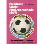 Programme: World Cup 1974. Argentina v Italy - 19th June 1974 in Stuttgart. 40 pages 15x21 cm. --