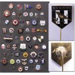 England football pins - Approximately 40 extremely rare football pins from English clubs from 1950