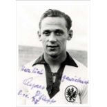 Autograph German Football. Alfred Pfaff - Pfaff,Alfred - (1926-2008) s/w-Pessefoto mit Widmung und