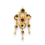 Broche colgante de estilo floral en oro de 18K con símil esmeraldas En oro mate de 18K. Medidas:6,