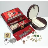 A quantity of costume jewellery, including various brooches, earrings, bracelets, a 1972 Munich