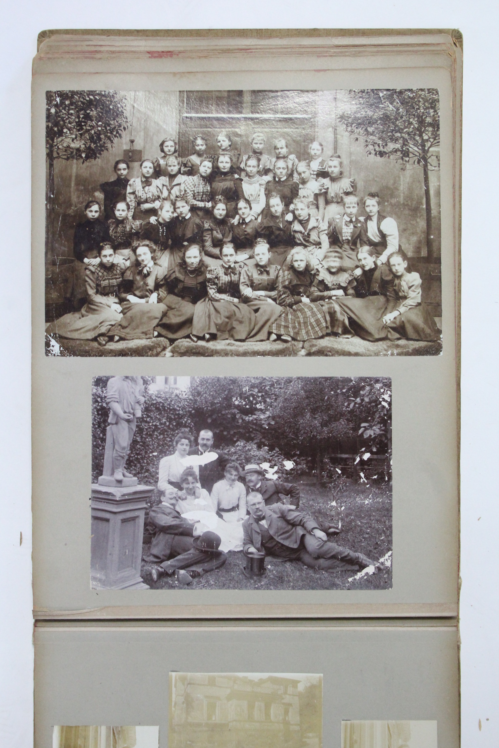 An early 20th century German family photograph album including numerous pre-WWI photographs & - Bild 5 aus 10