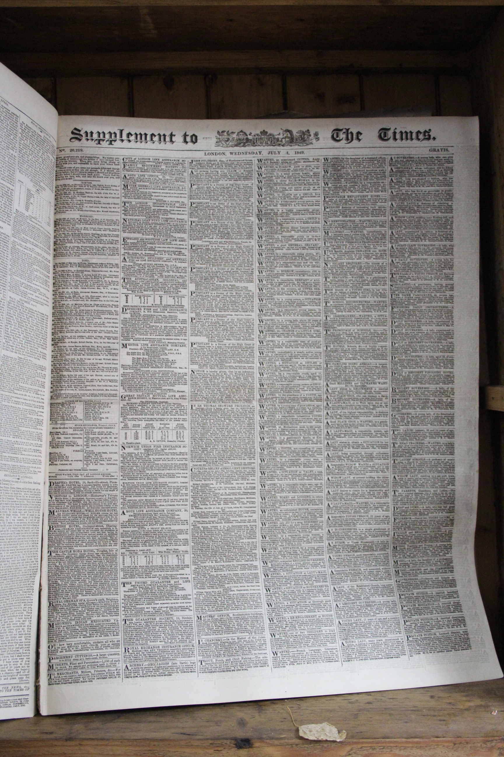 A mid-19th century large bound volume of “The Times” newspaper (July 1849-onwards). - Bild 4 aus 4