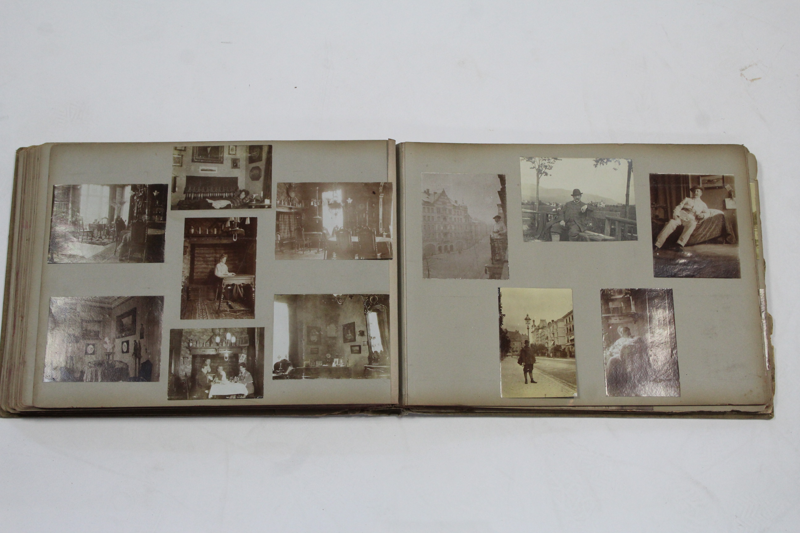 An early 20th century German family photograph album including numerous pre-WWI photographs & - Bild 7 aus 10