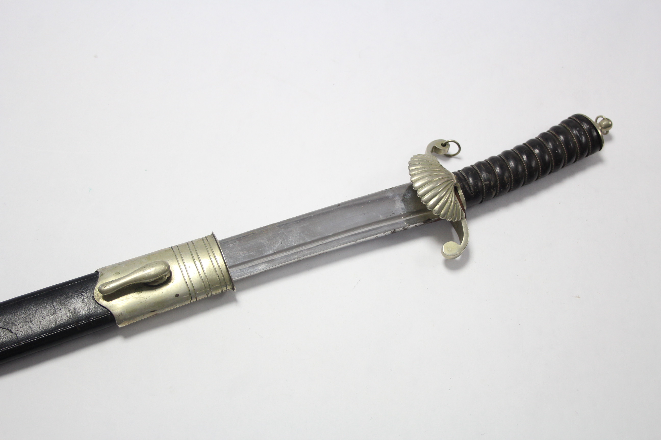 AN 18th CENTURY-STYLE GERMAN(?) HUNTING SWORD, with 24¾” long single-edge curved blade, with wire