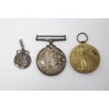 A WWI pair, British War Medal & Victory Medal; awarded to Pte. W. Curtis, Somerset Light Infantry.