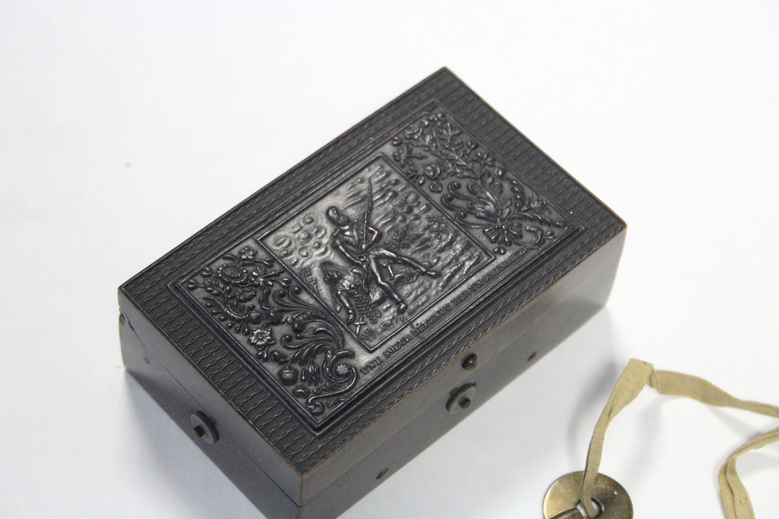 A late 19th/early 20th century Swiss music box playing three airs & in black Gutta Percha case - Image 3 of 4