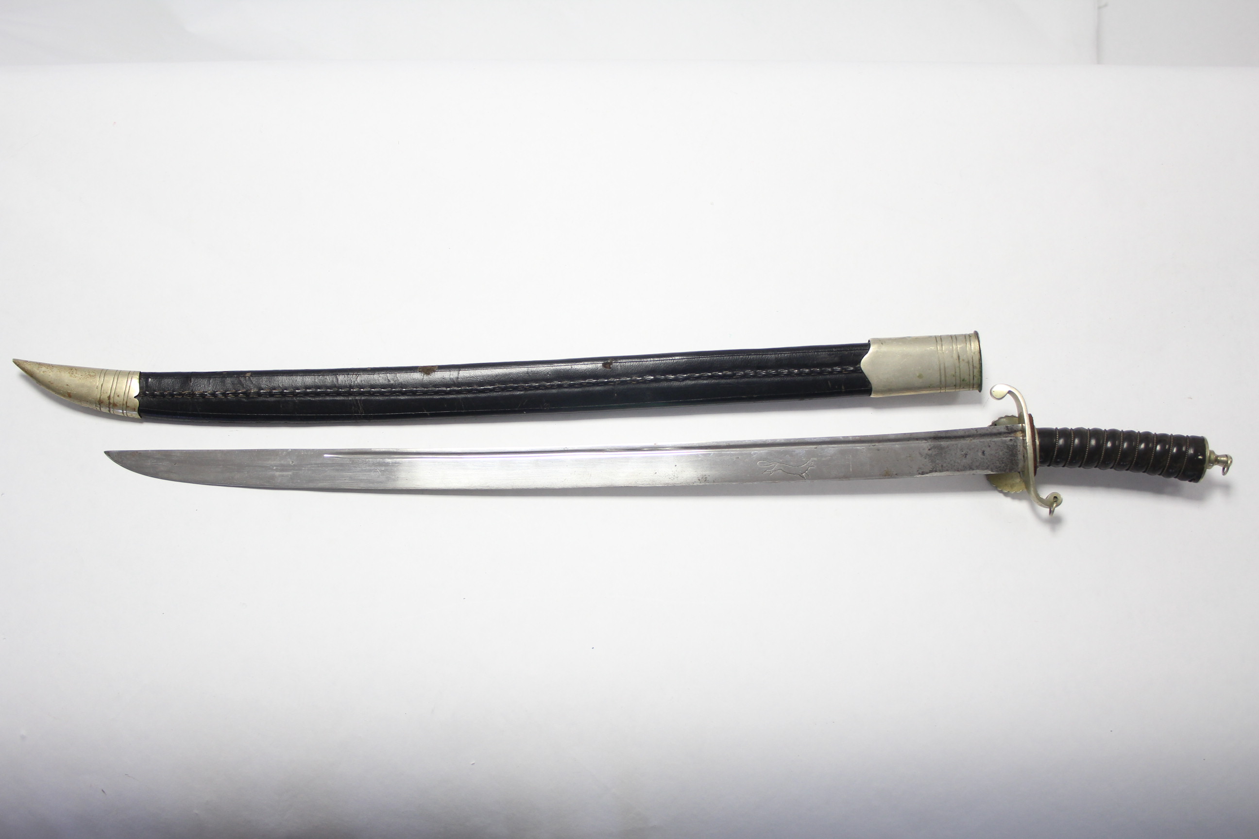 AN 18th CENTURY-STYLE GERMAN(?) HUNTING SWORD, with 24¾” long single-edge curved blade, with wire - Image 5 of 7