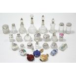 Twenty-one various glass scent bottles & receptacles; & seven Chinese scent bottles.