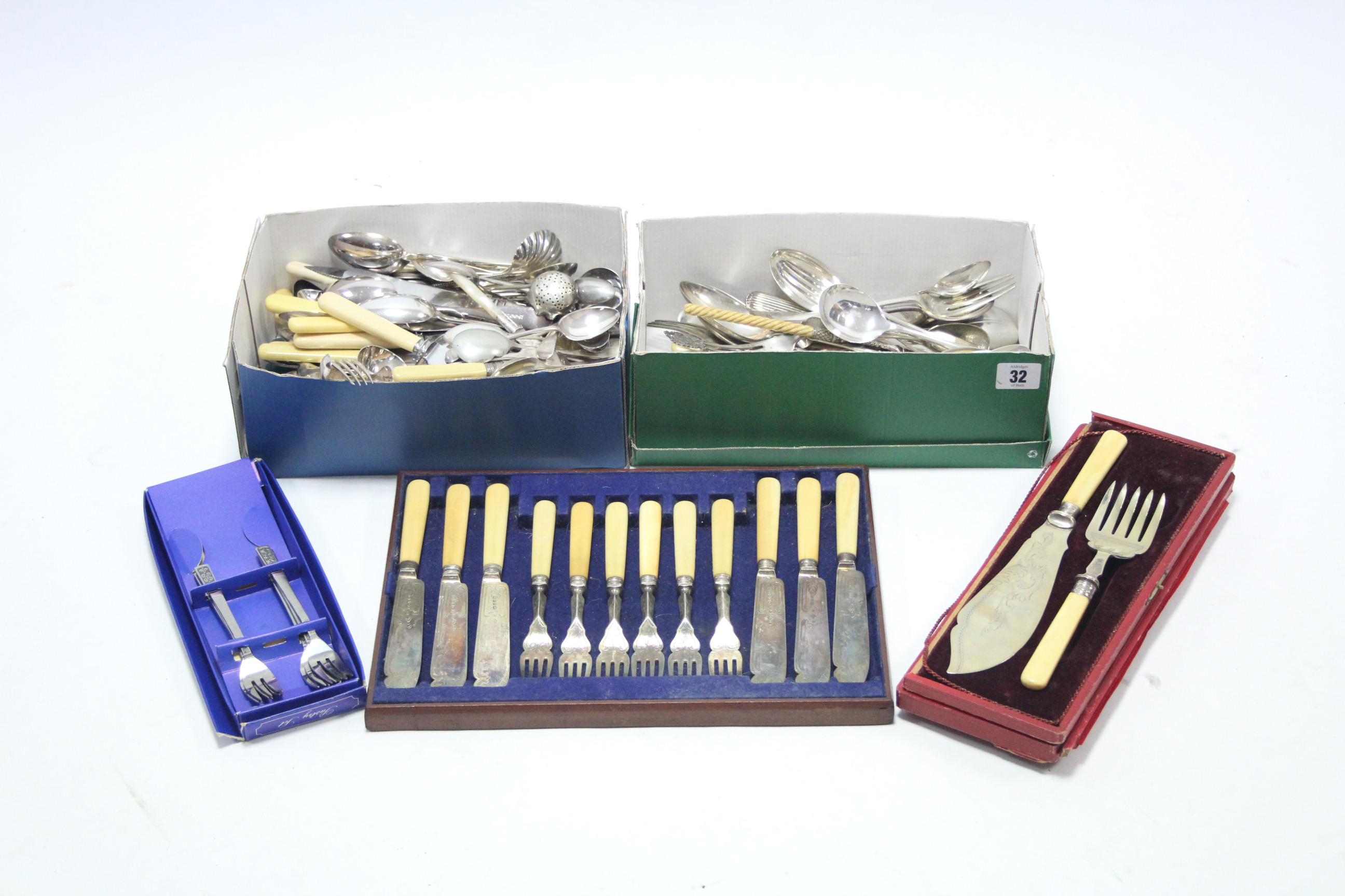 Various items of plated & stainless steel cutlery, cased & un-cased.