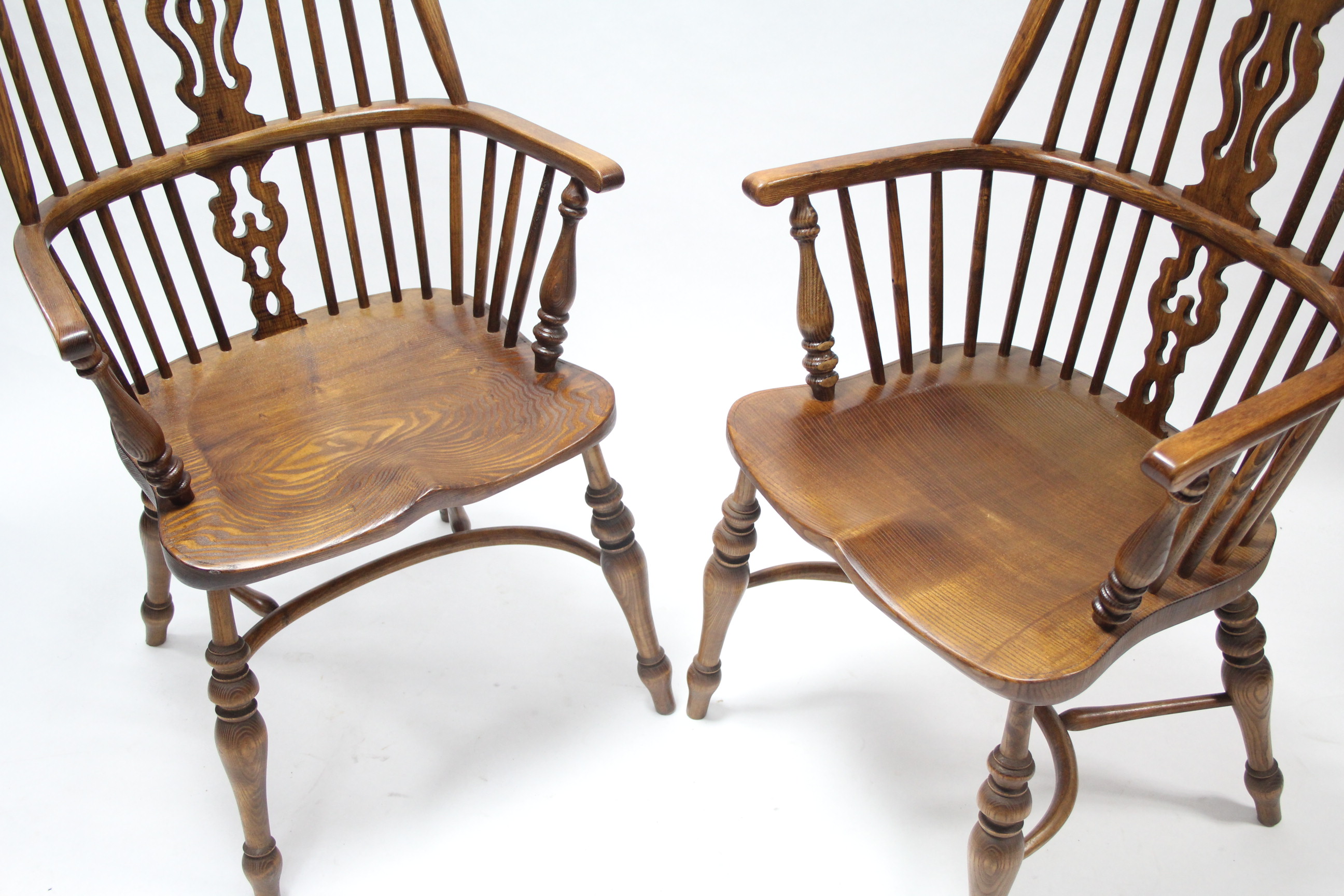 GOOD QUALITY SET OF SIX 19th CENTURY WINDSOR-STYLE DINING CHAIRS (including a pair of carvers), with - Image 5 of 7