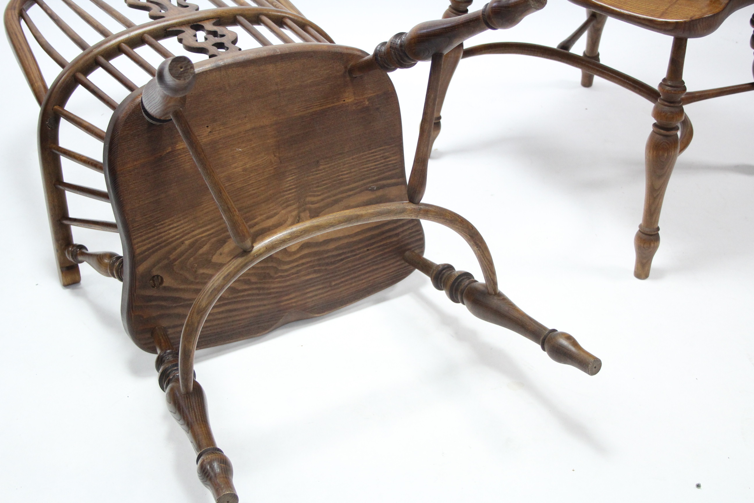 GOOD QUALITY SET OF SIX 19th CENTURY WINDSOR-STYLE DINING CHAIRS (including a pair of carvers), with - Image 6 of 7