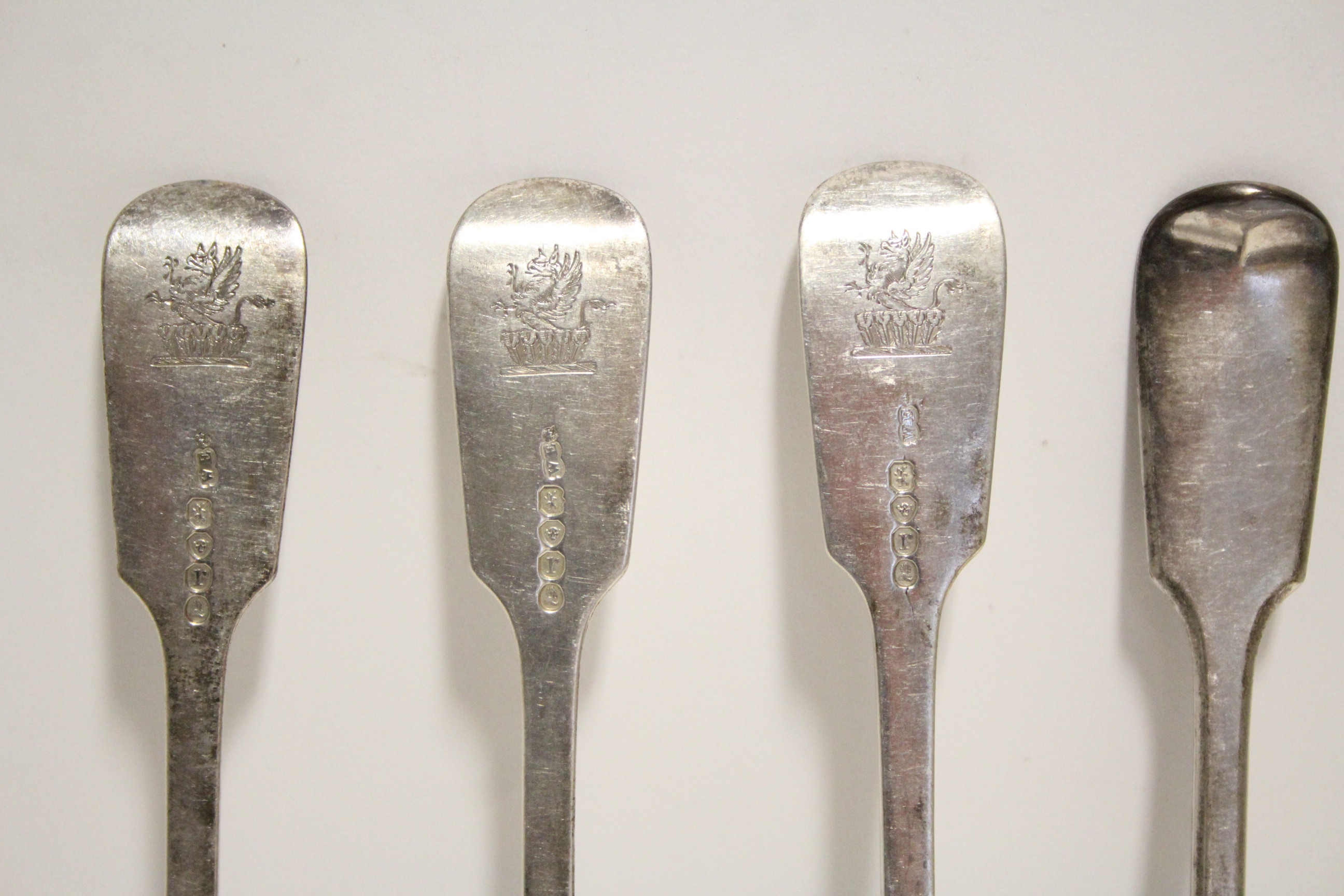 Nine William IV Fiddle pattern table forks; London 1832, by William Eaton. (20 oz). - Image 2 of 2