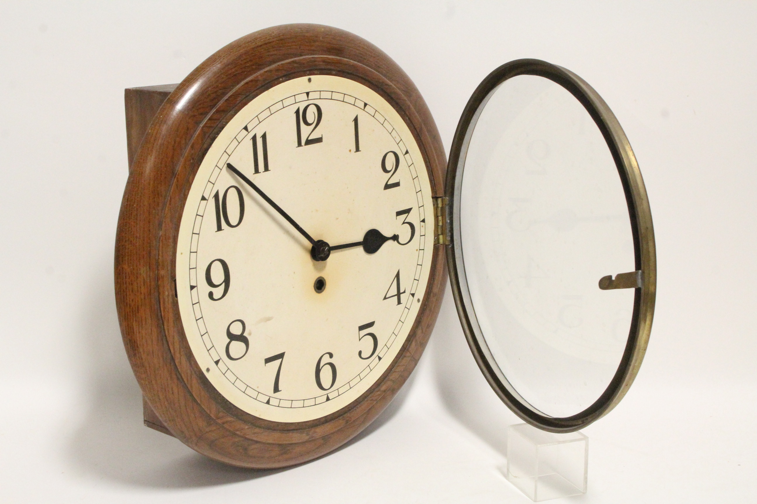 A late 19th/early 20th century wall timepiece with Arabic numerals to the 12" white painted dial, in - Image 2 of 3