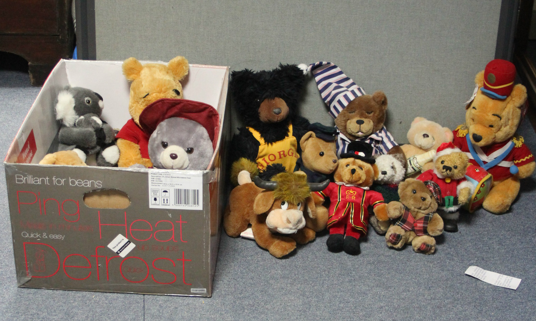 A collection of approximately fifty soft toys. - Image 2 of 3