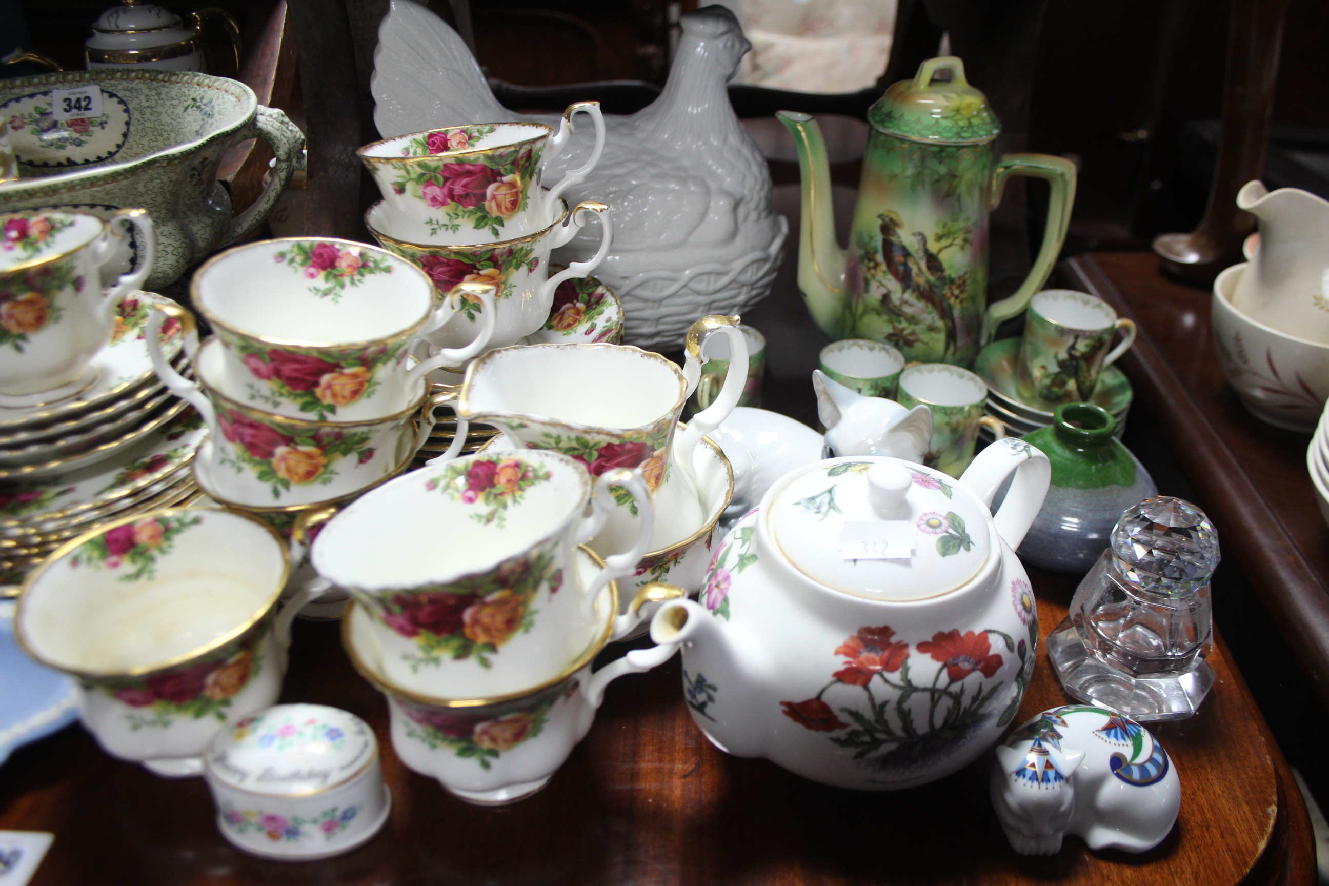 A blue & white “Chatsworth “ pattern twenty-six piece part dinner service; & various other items - Image 3 of 4