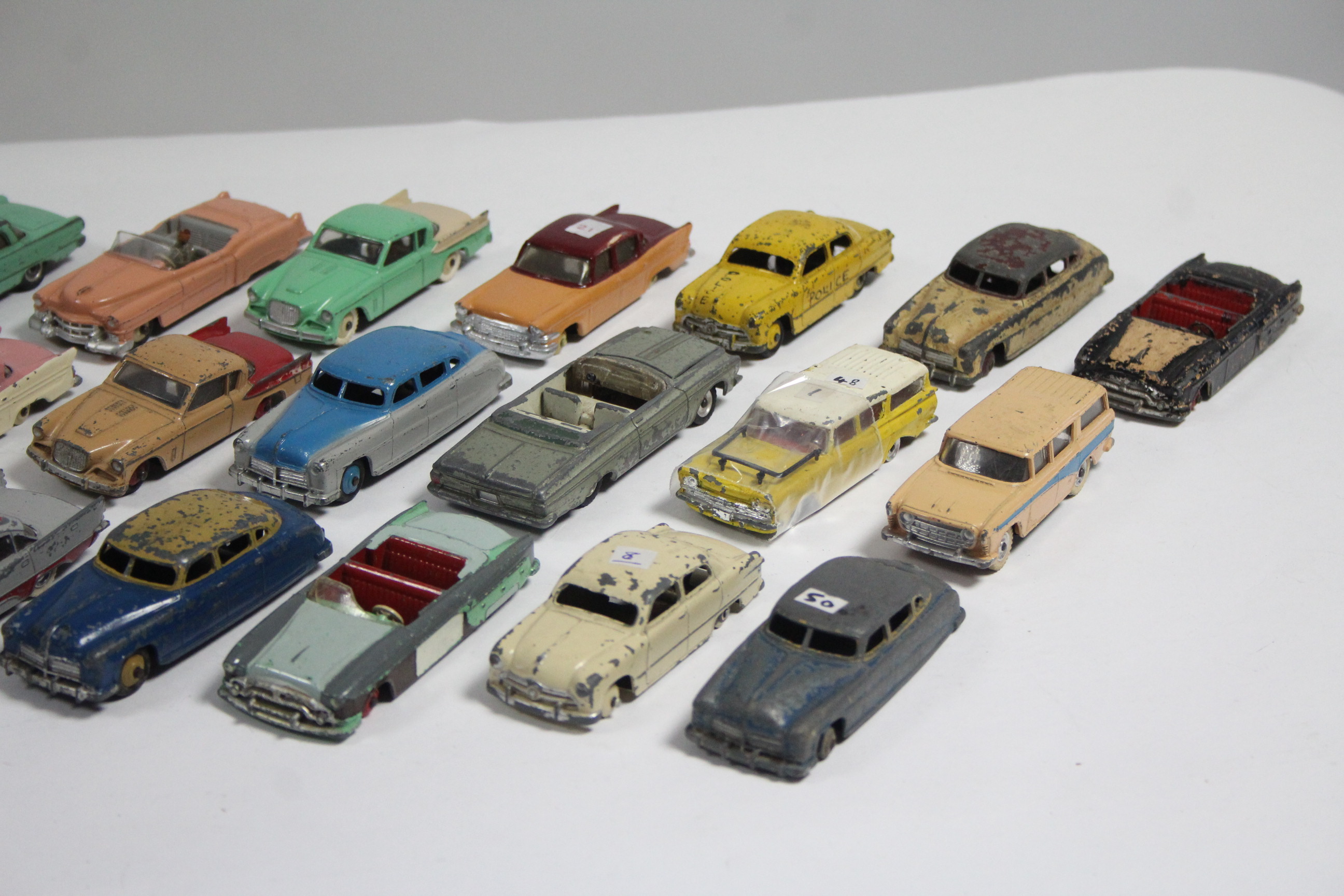 Thirty two various Dinky scale model cars including “Plymouth Fury” (No. 137); & “Cadillac Eldorado” - Image 6 of 6