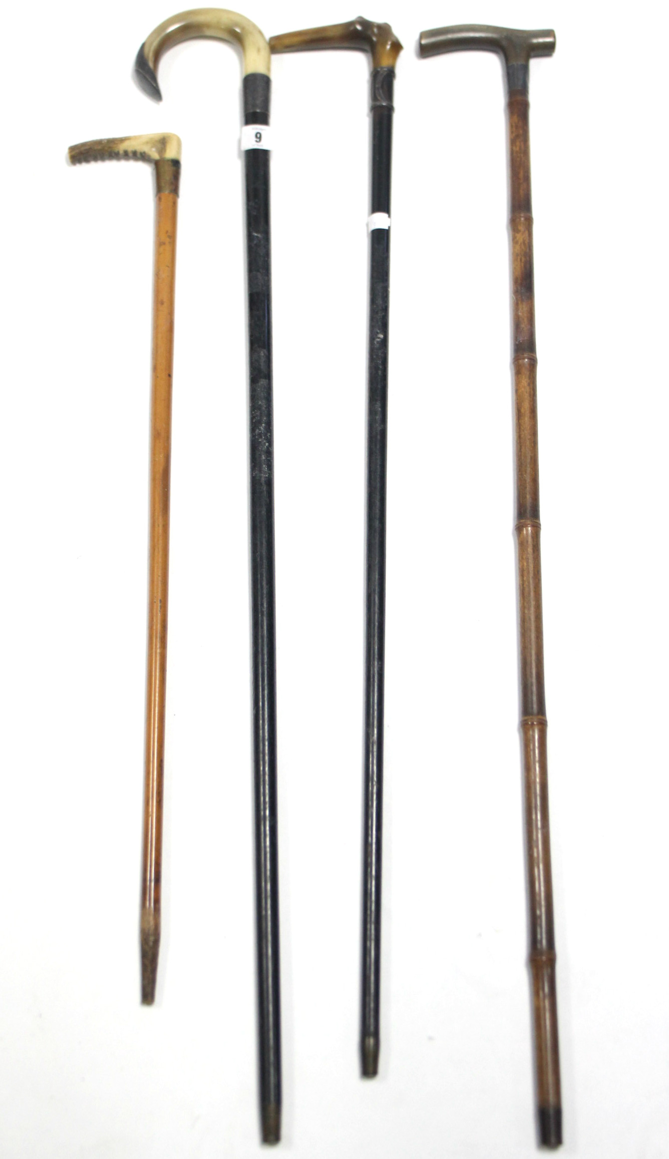 Four various late 19th/early 20th century gents walking sticks each with silver mount, and with horn - Image 2 of 2