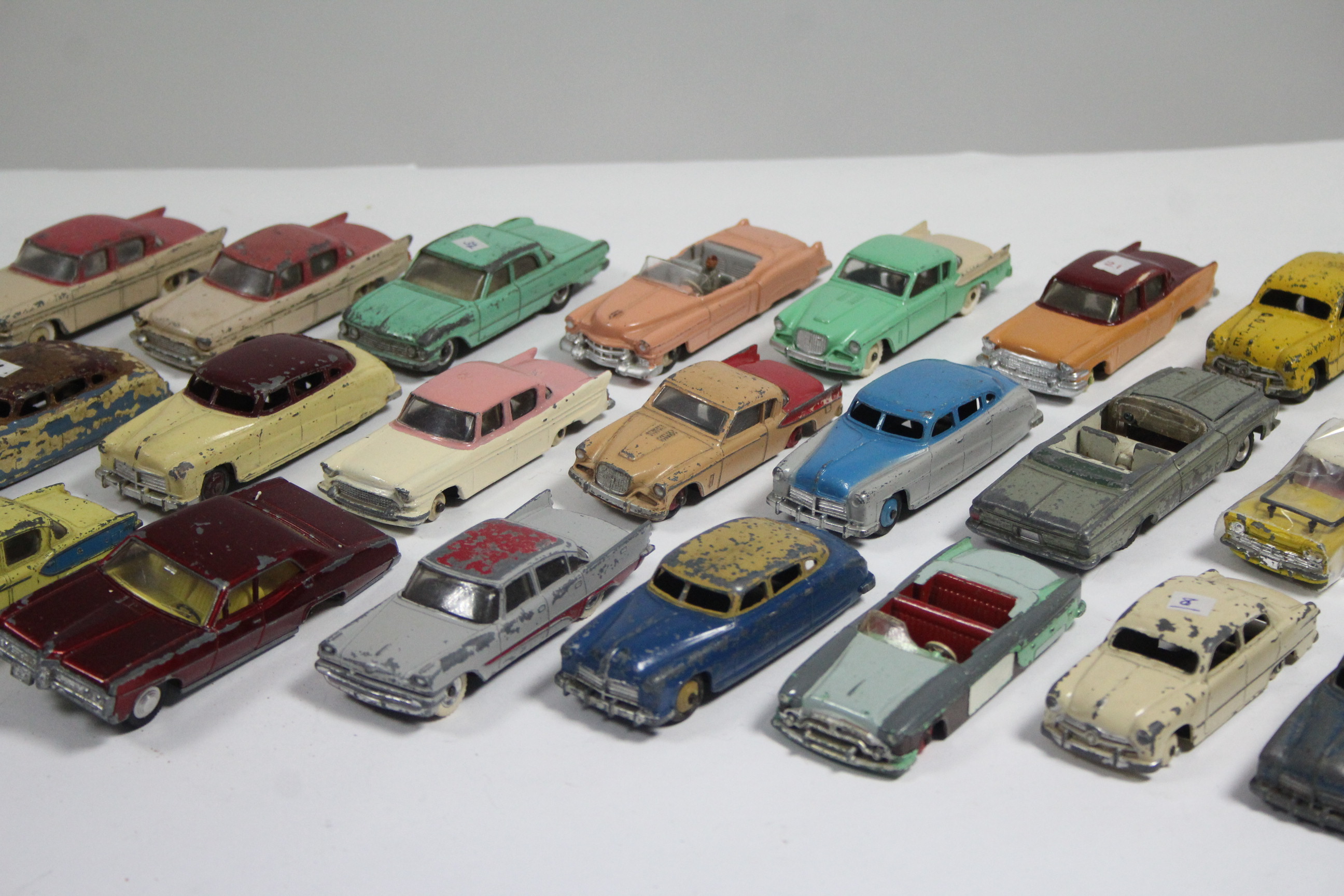 Thirty two various Dinky scale model cars including “Plymouth Fury” (No. 137); & “Cadillac Eldorado” - Image 5 of 6