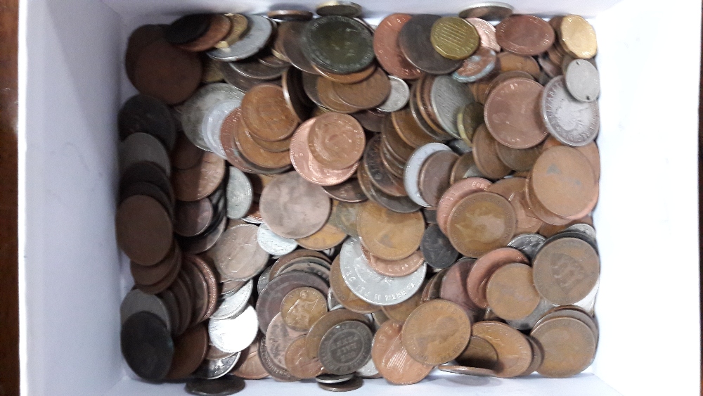 A quantity of British & foreign coins.
