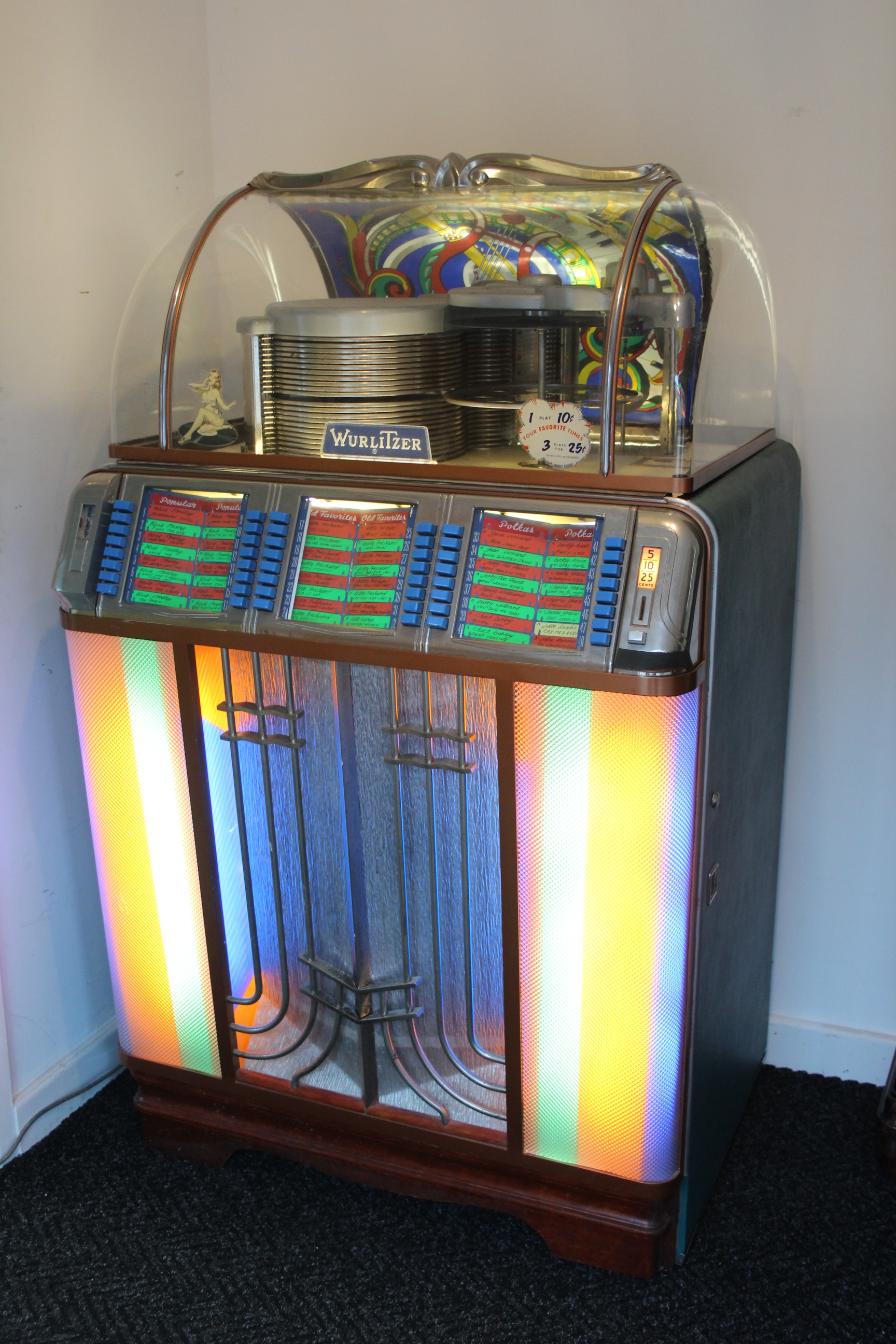 A WURLITZER “MULTI-SELECTOR PHONOGRAPH” JUKEBOX, model No. 1450 (American model), circa 1951, - Image 2 of 20