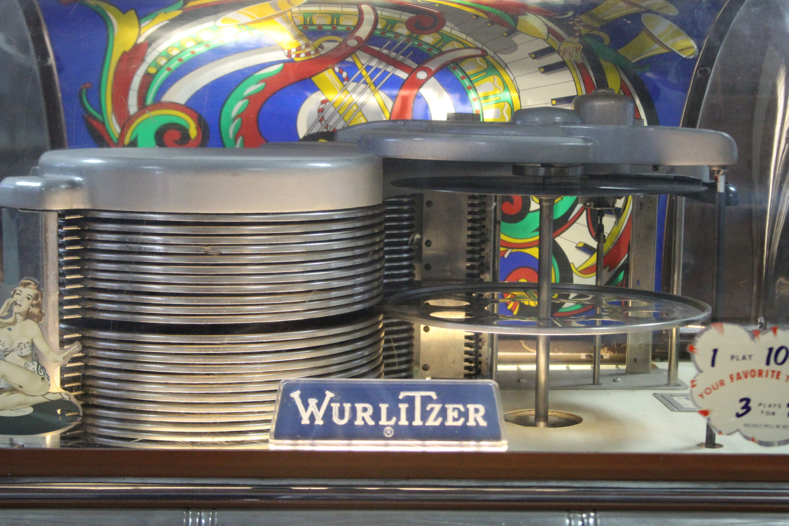 A WURLITZER “MULTI-SELECTOR PHONOGRAPH” JUKEBOX, model No. 1450 (American model), circa 1951, - Image 6 of 20