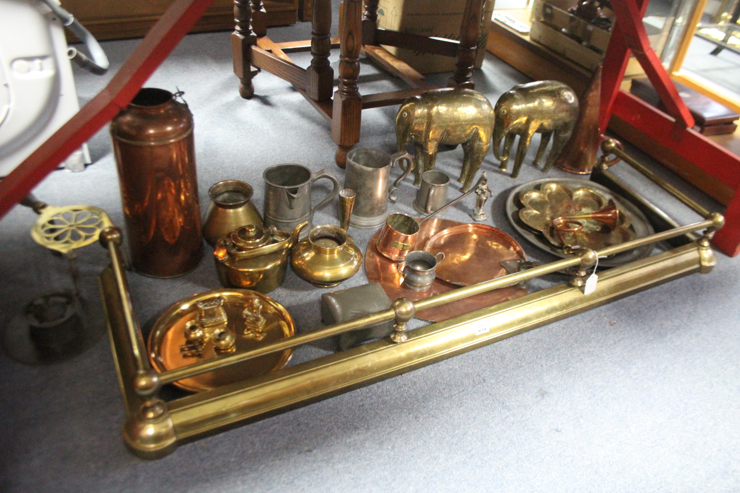 A brass kettle; a copper ale mule; a pewter tray; a brass fire curb; & various other items of - Image 3 of 4