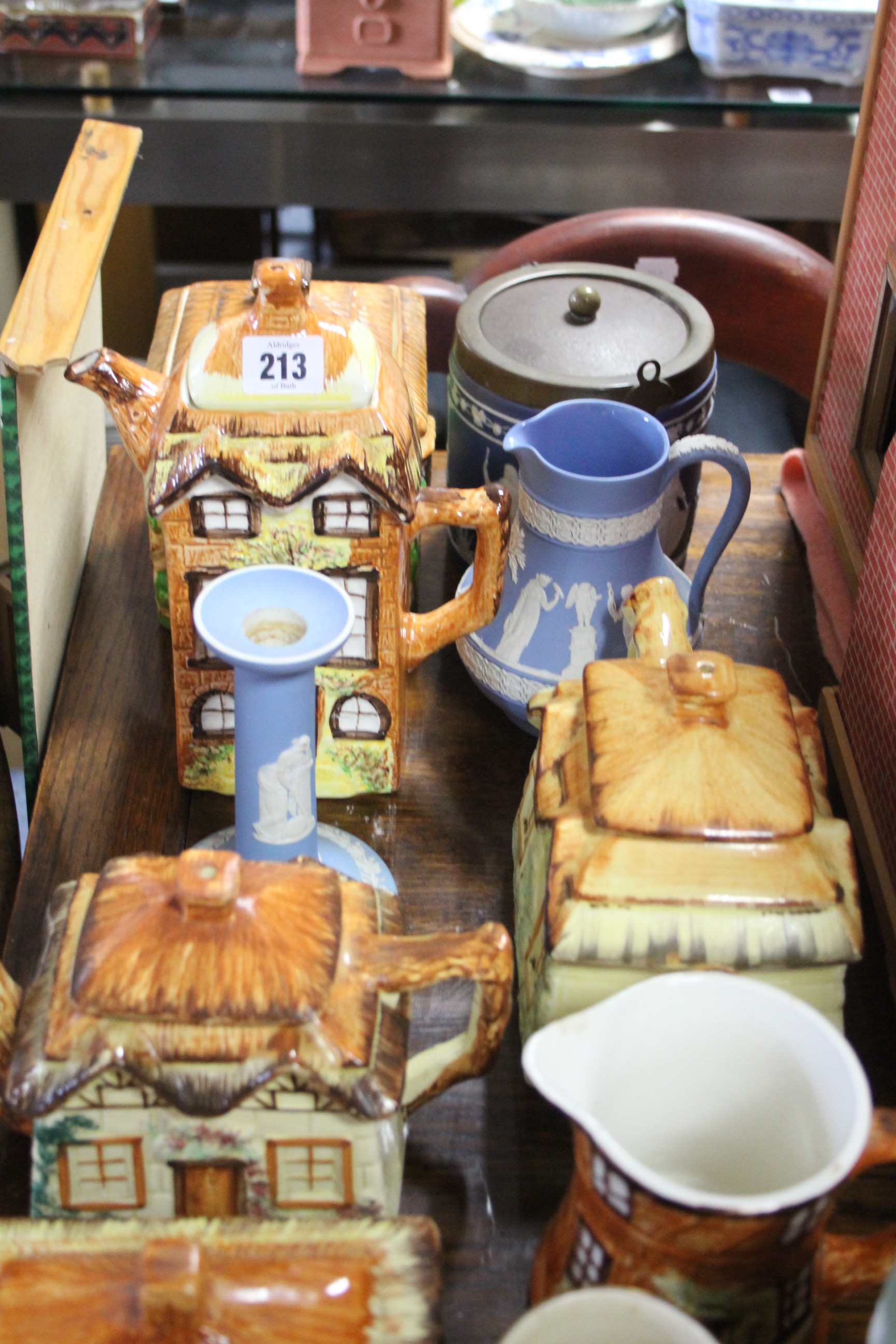 Thirteen various items of cottage teaware, etc.; a Wedgwood blue & white Jasperware biscuit - Image 3 of 4