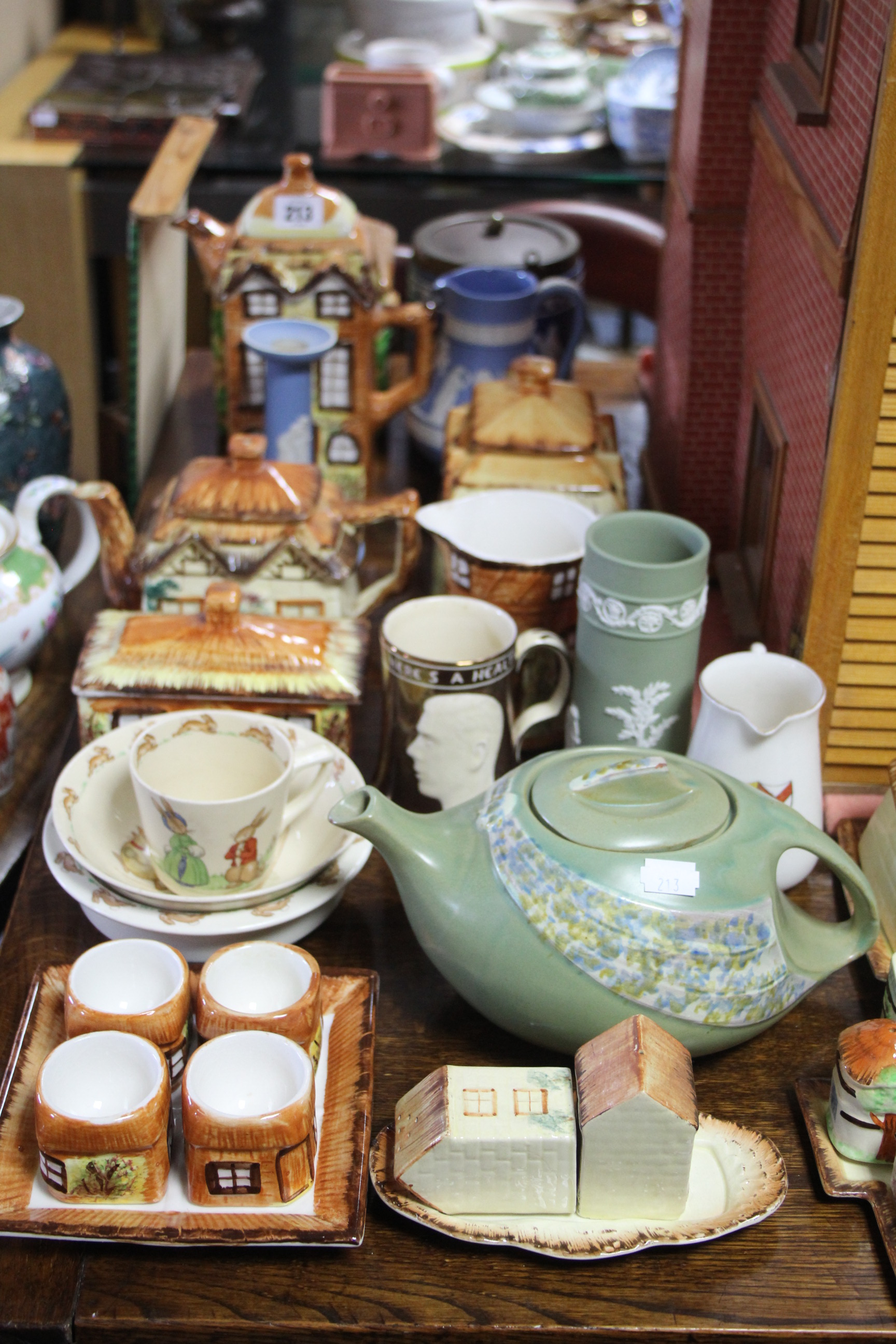 Thirteen various items of cottage teaware, etc.; a Wedgwood blue & white Jasperware biscuit - Image 4 of 4