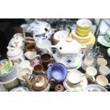 Various items of decorative china, pottery & glassware.