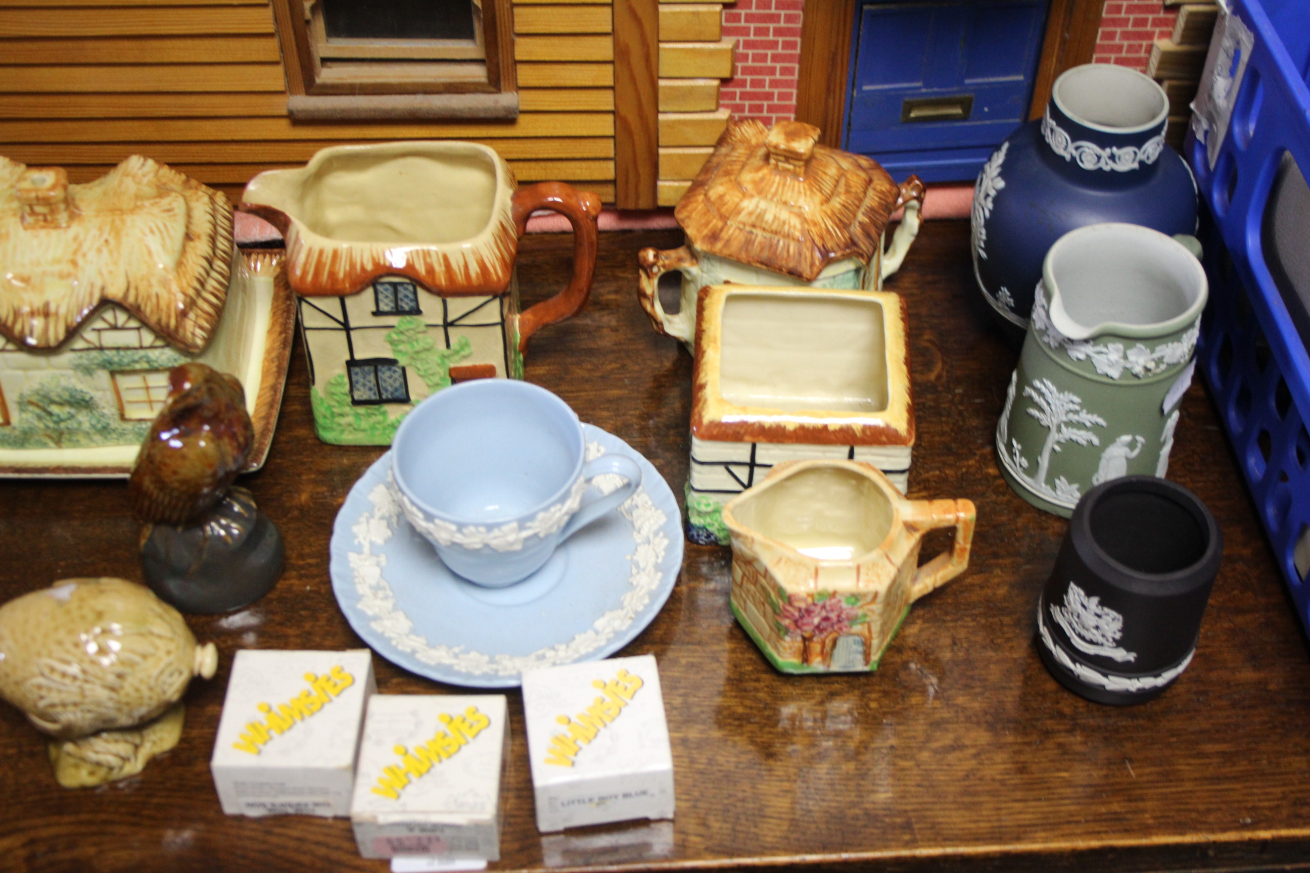 Thirteen various items of cottage teaware, etc.; a Wedgwood blue & white Jasperware biscuit - Image 2 of 4