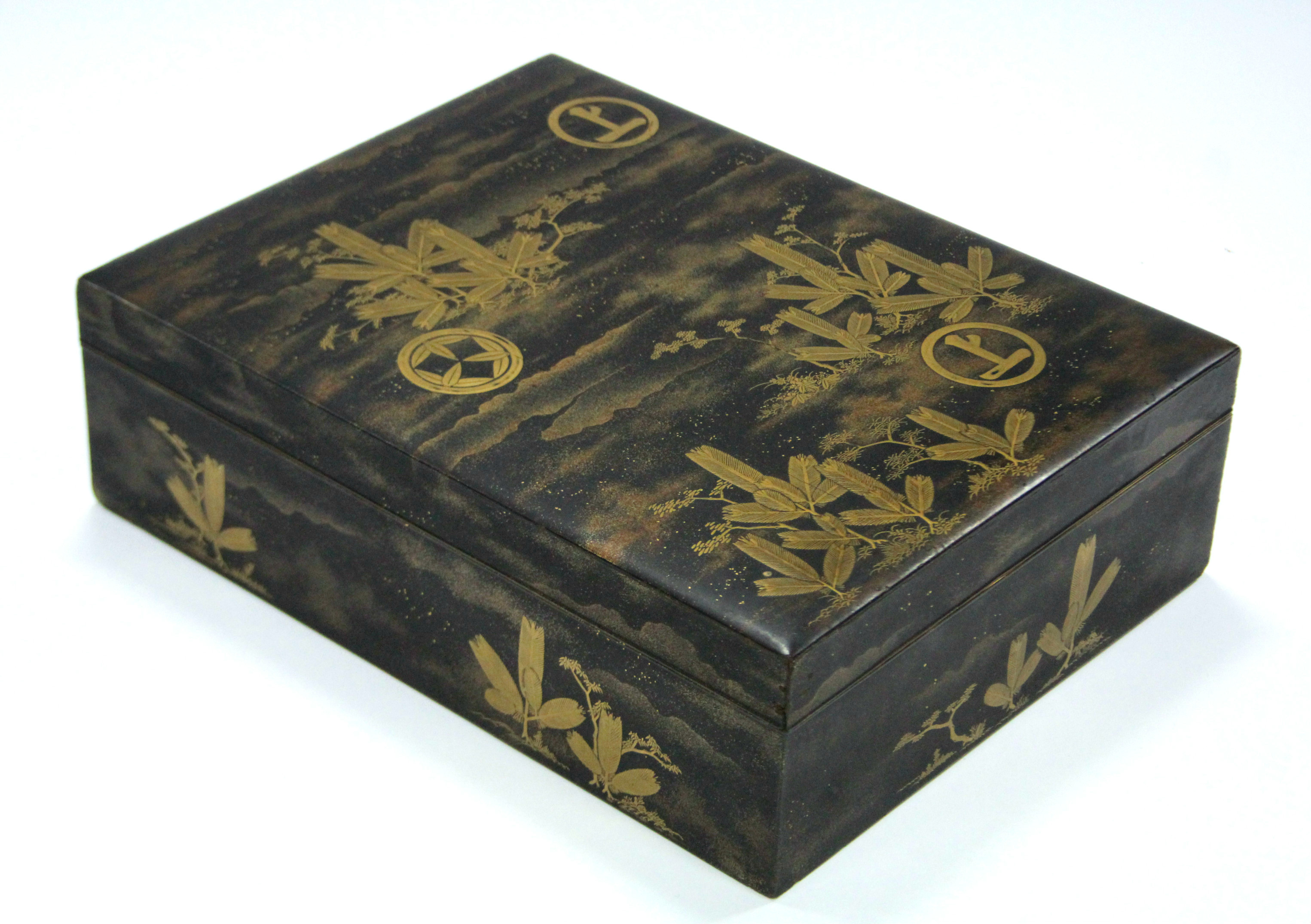 A JAPANESE LACQUER RECTANGULAR BOX with removable lid, the exterior & interior decorated in