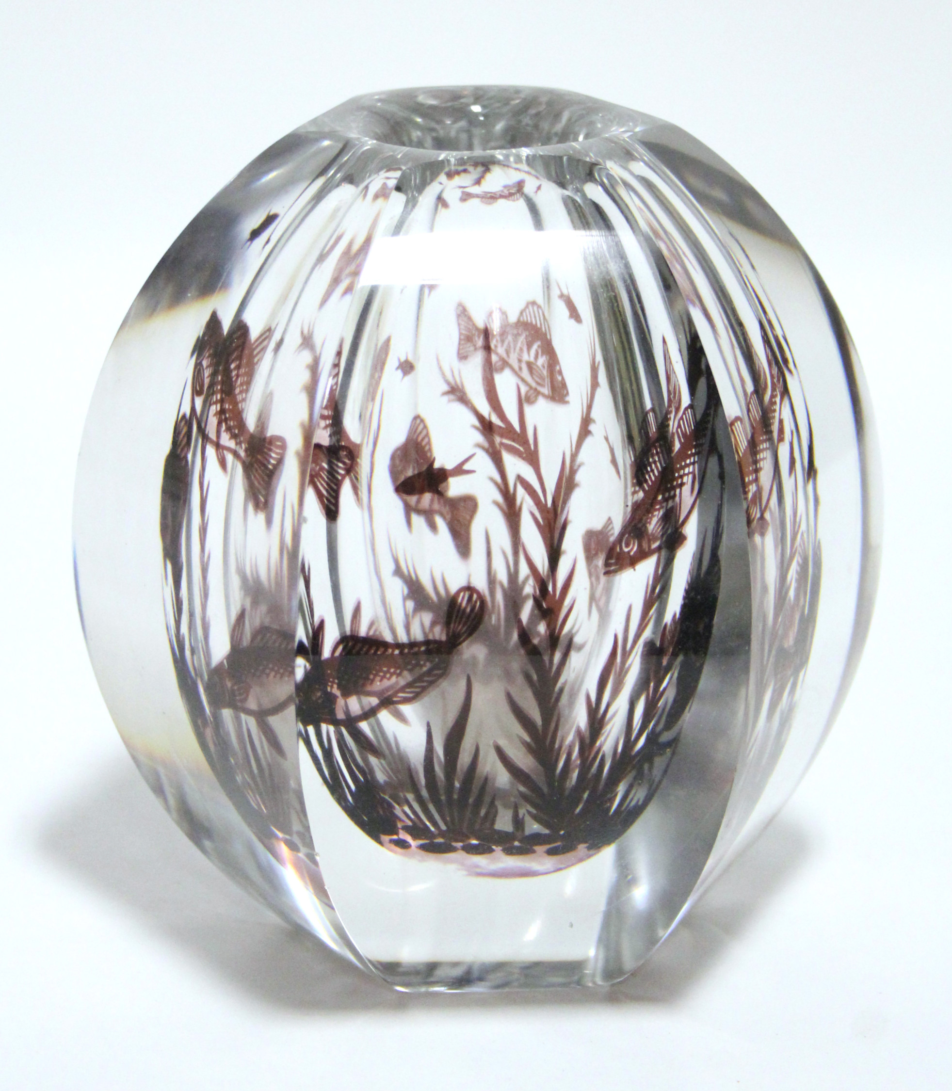 An ORREFORS GLASS "GRAAL" VASE by EDWARD HALD, of six-sided ovoid form, internally decorated in ox- - Image 4 of 7