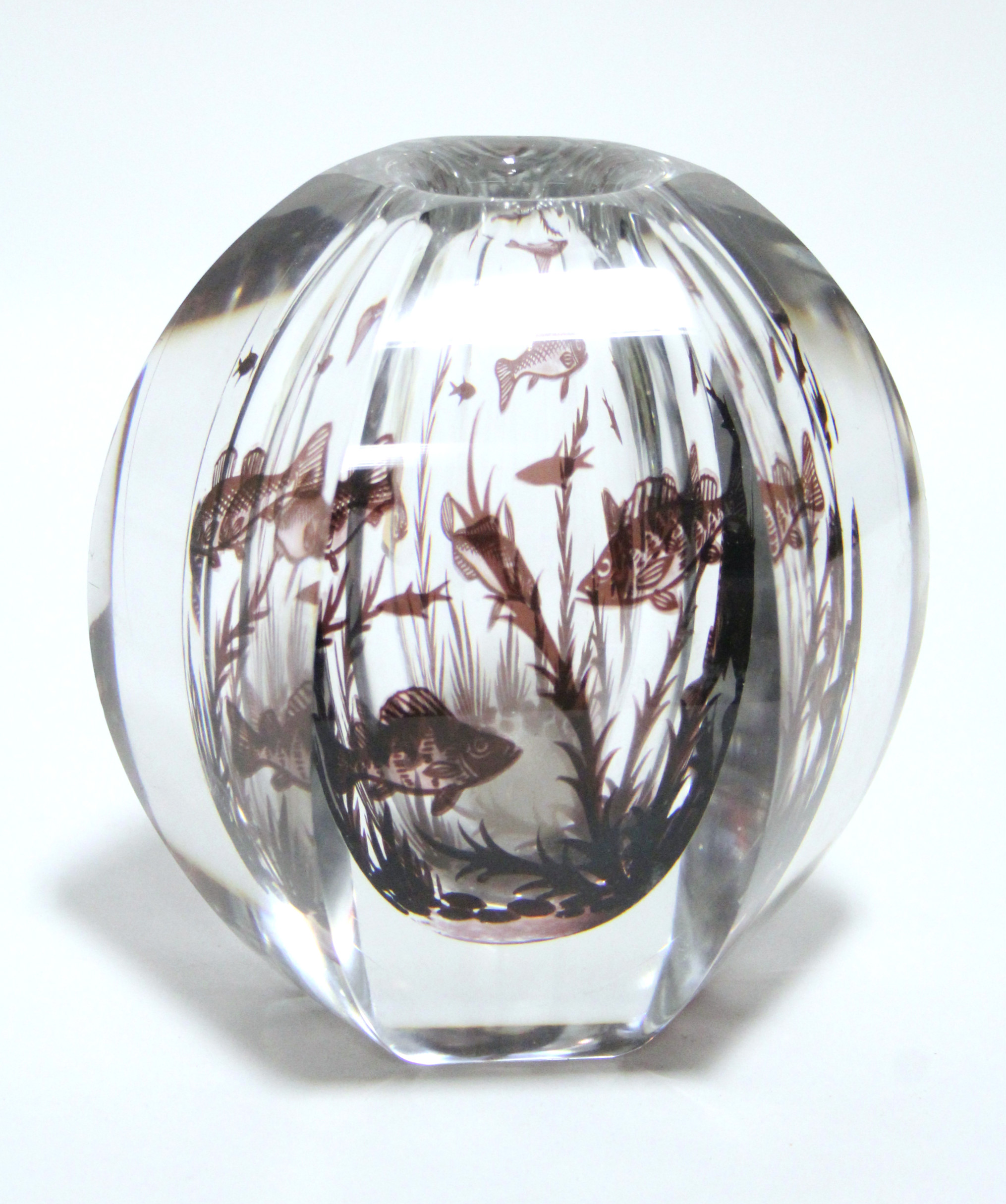 An ORREFORS GLASS "GRAAL" VASE by EDWARD HALD, of six-sided ovoid form, internally decorated in ox- - Image 5 of 7