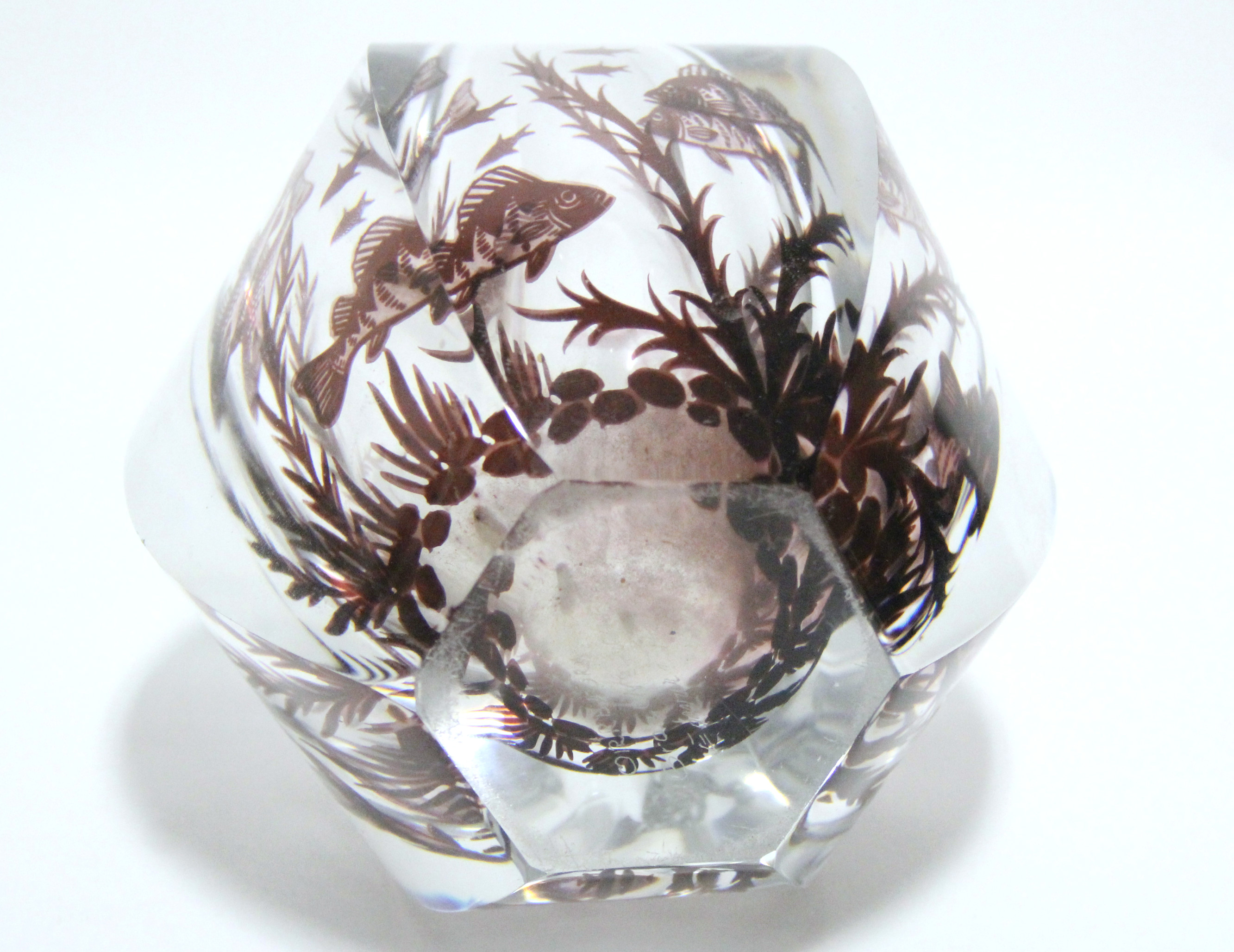 An ORREFORS GLASS "GRAAL" VASE by EDWARD HALD, of six-sided ovoid form, internally decorated in ox- - Image 6 of 7