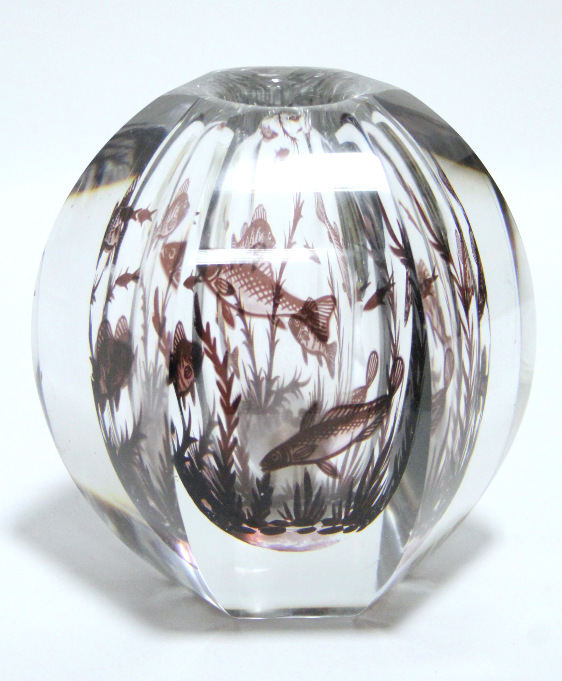 An ORREFORS GLASS "GRAAL" VASE by EDWARD HALD, of six-sided ovoid form, internally decorated in ox- - Image 3 of 7